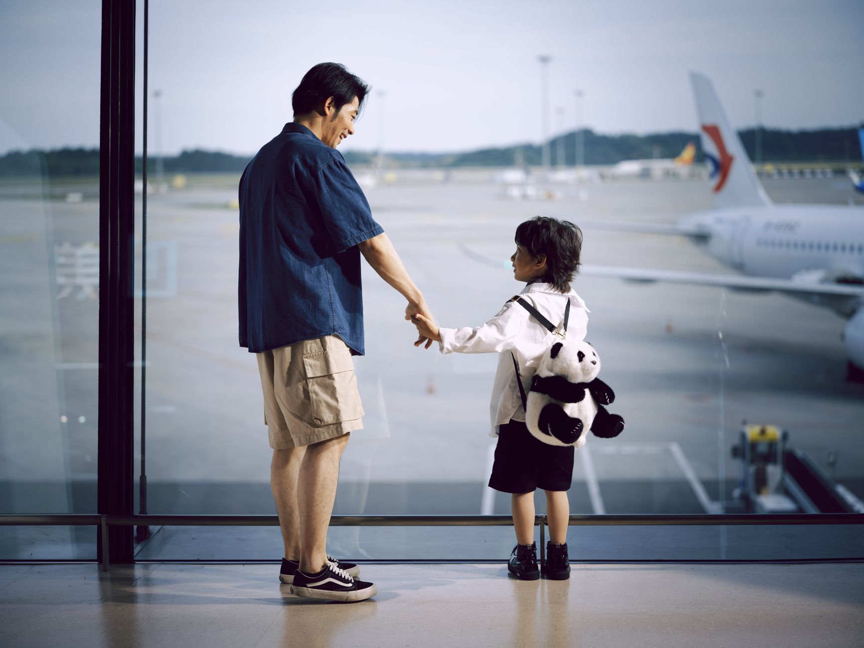 Traveling Abroad with Kids: How to Keep Everyone Connected