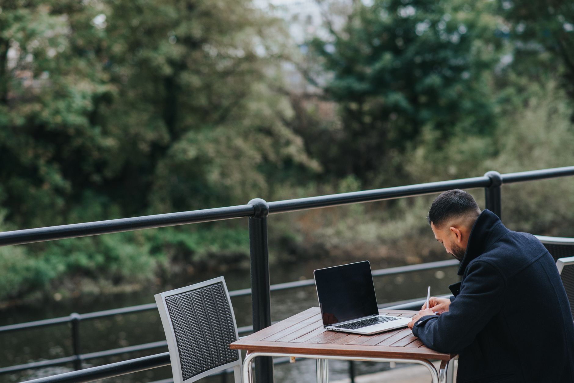 Working From Cafes Abroad: A Realistic Connectivity Guide